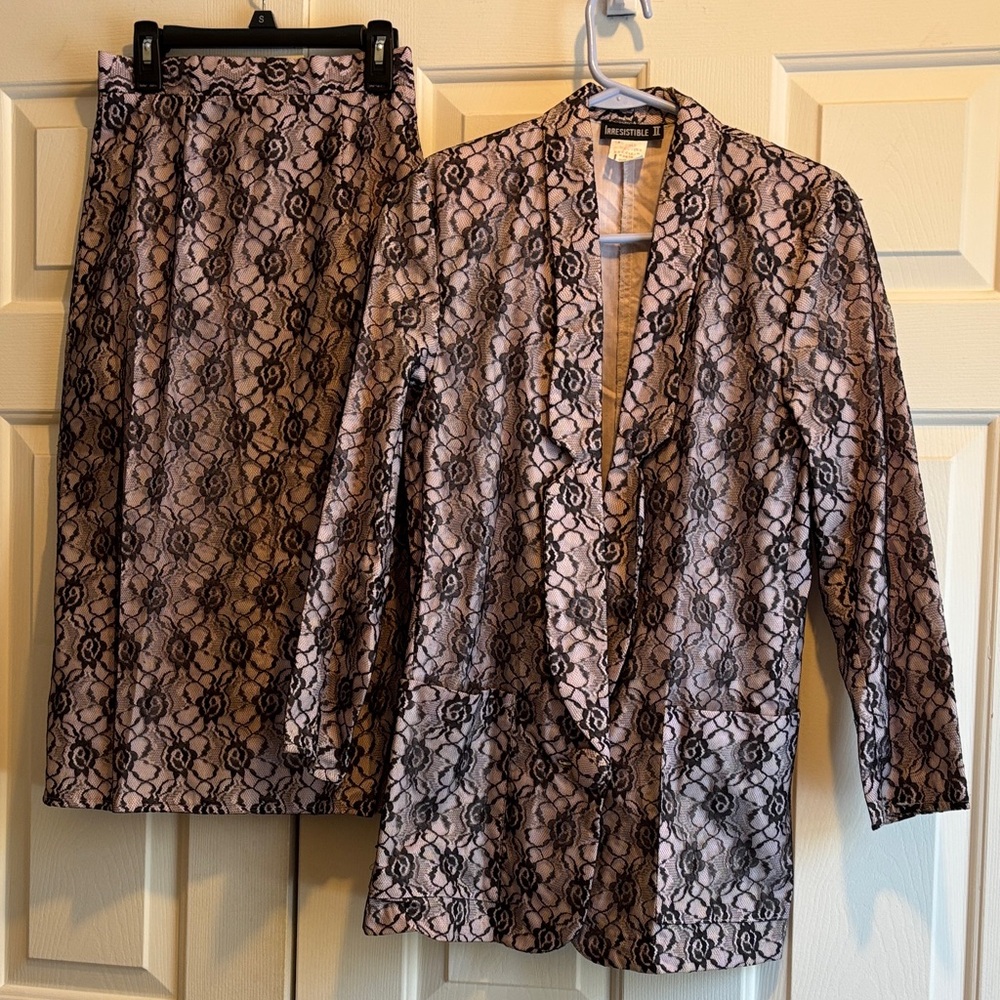 Vintage retro 80s irresistible sz 3 pink and black lace jacket and skirt suit